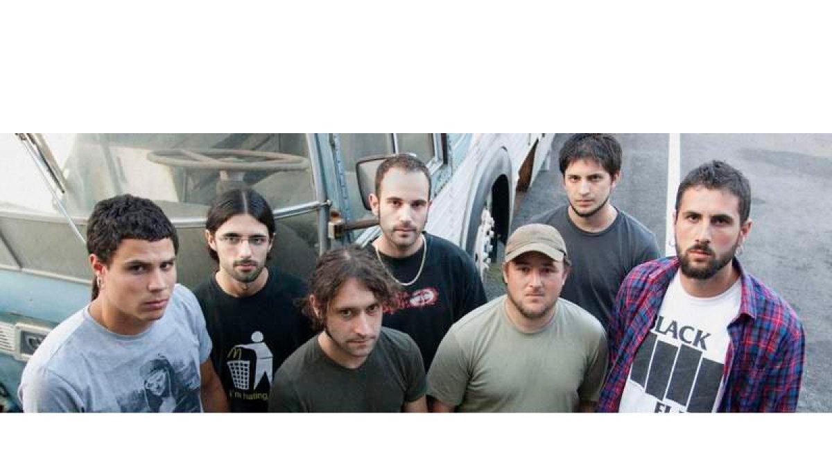 Los integrantes de la banda asturiana Desakato, que hoy tocan en la sala leonesa Studio 54.