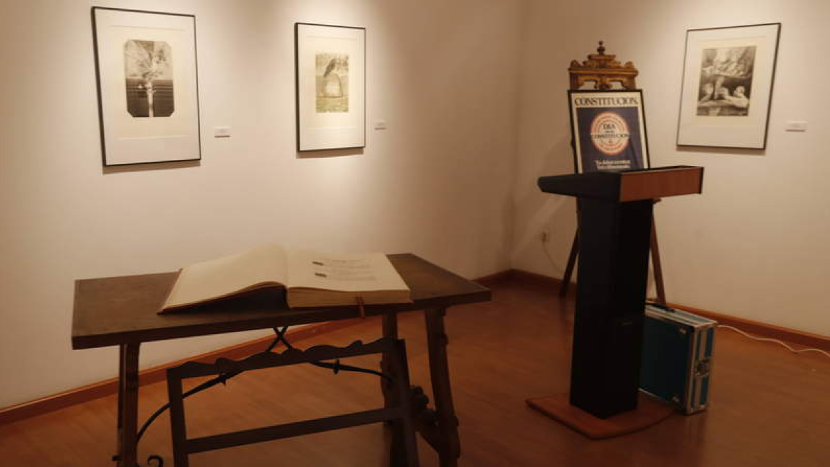 Detalle de la exposición sobre la Constitución que alberga el CLA y ha sido comisariada por Víctor Miguélez. RAMIRO