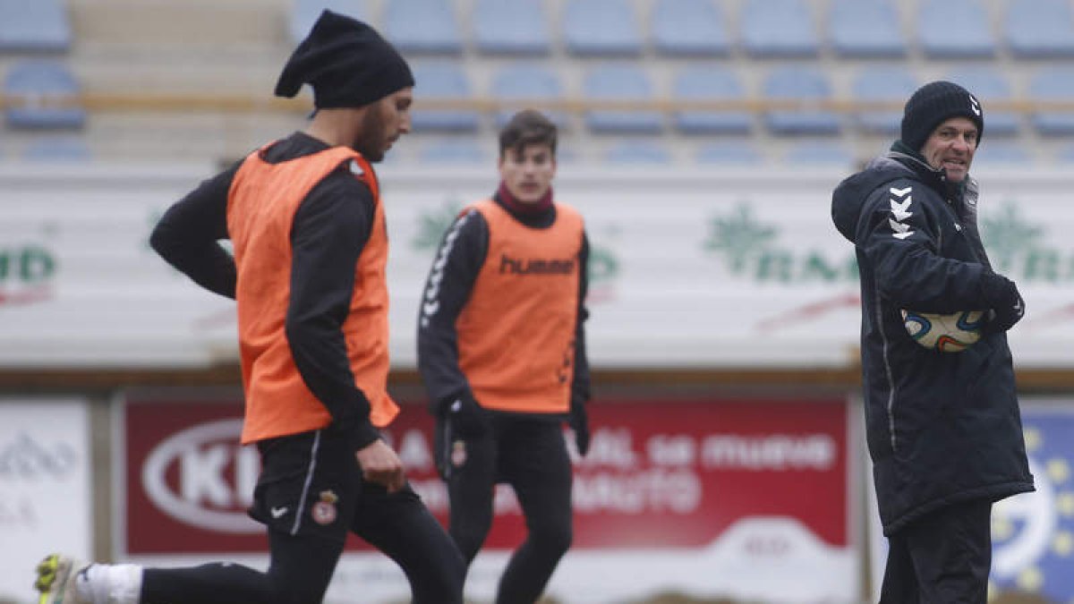 Javier Cabello trabaja con intensidad en los entrenamientos. Los resultados ya se ven