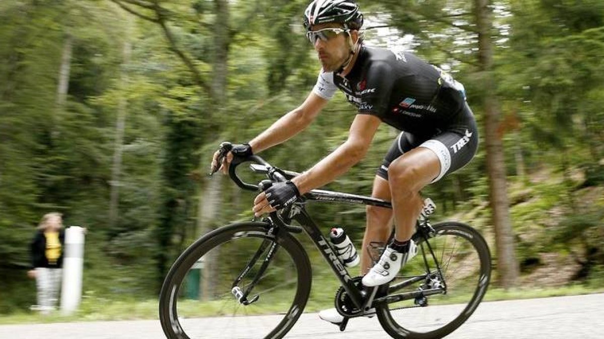 Cancellara durante la novena etapa del Tour.
