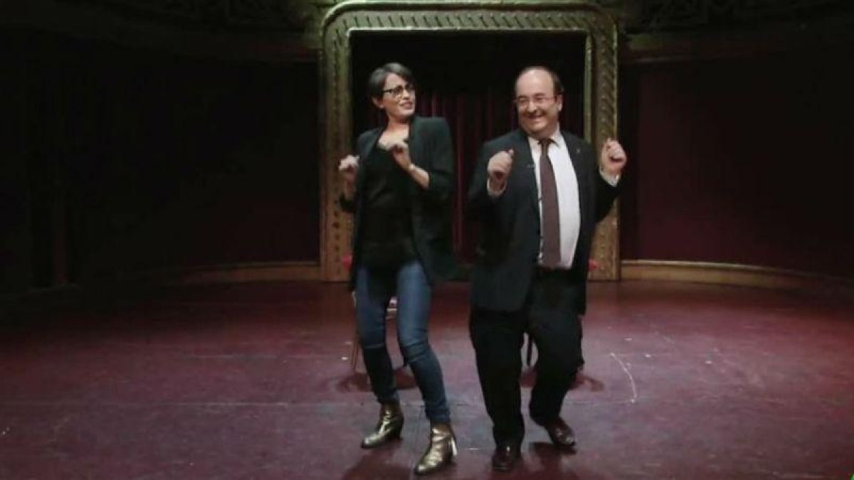 Miquel Iceta baila con Thais Villas en El Intermedio.