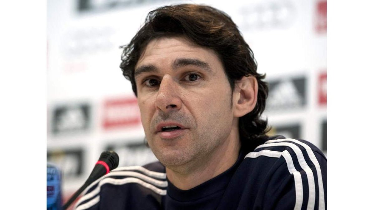 El segundo entrenador del Madrid, Aitor Karanka, durante la rueda de prensa en Valdebebas.