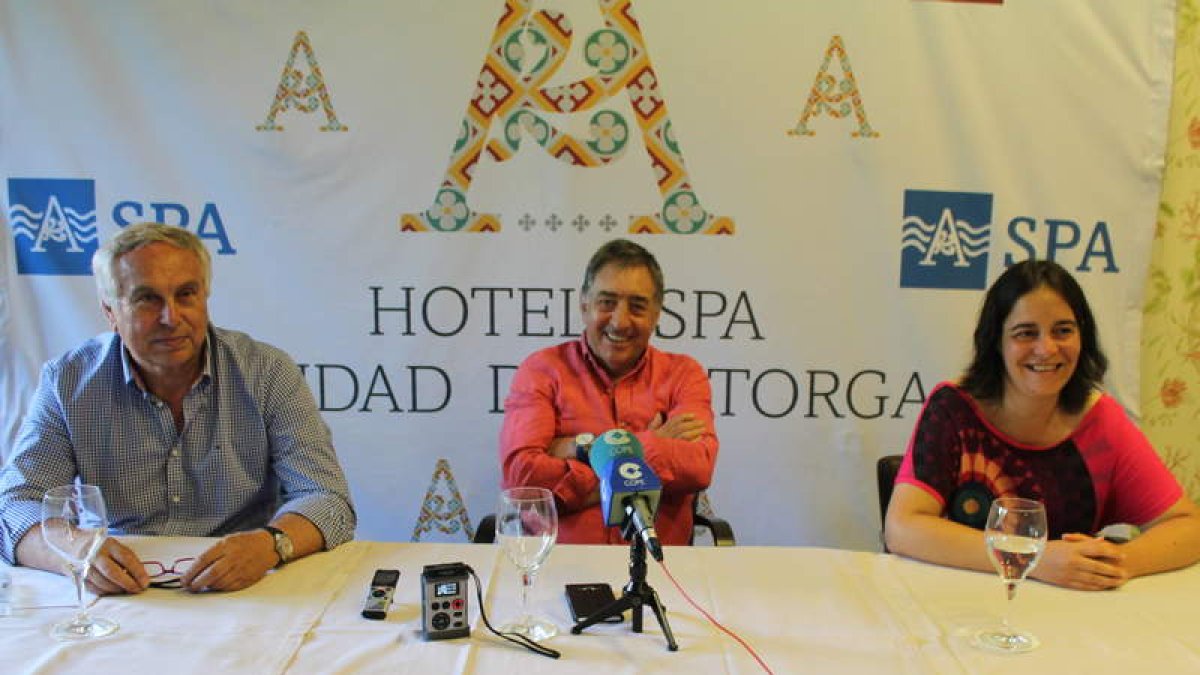 Álvarez, Ignacio Redondo y Fernández, ayer en la presentación