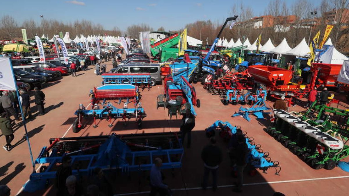 Edición de la feria de Valencia de Don Juan, ubicada en el recinto del Complejo de la Isla. RAMIRO
