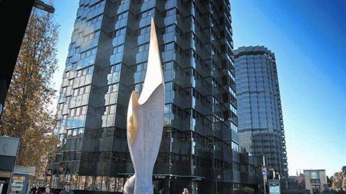 Sede de La Caixa en la Diagonal de Barcelona.