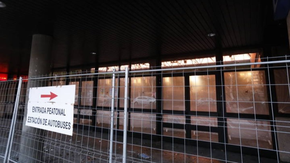 Obras en la estación de autobuses de León. MARCIANO PÉREZ