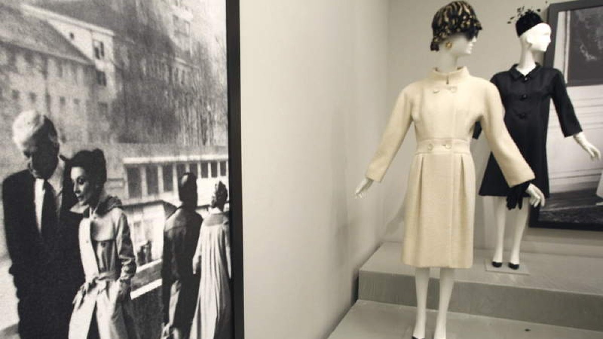 Vista de la retrospectiva sobre Hubert de Givenchy que se puede visitar en el Museo Thyssen hasta enero.