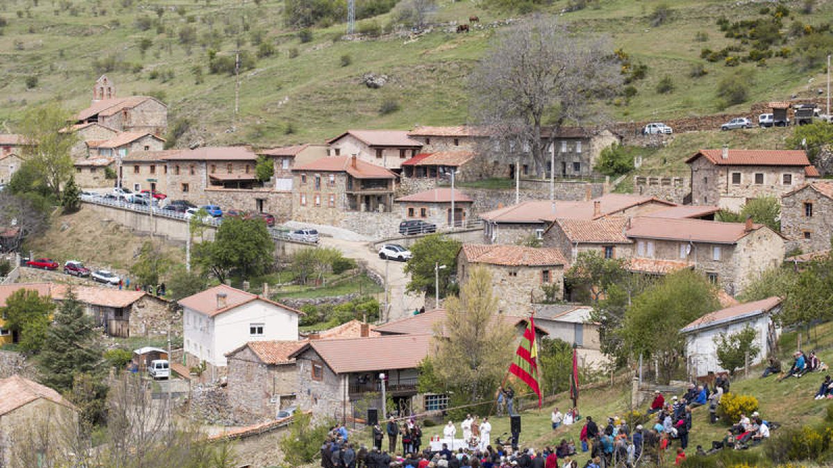 La explanada donde se celebró la romería. F. OTERO PERANDONES