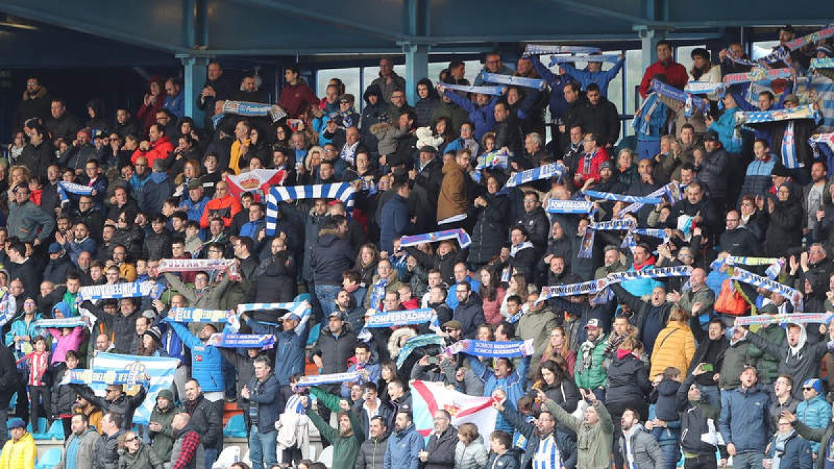 La afición blanquiazul podrá acompañar a su equipo esta temporada. L. DE LA MATA