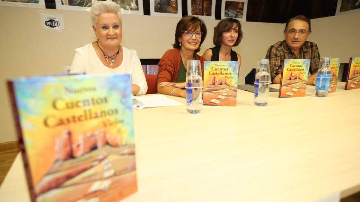 Dolores Martínez Lombó, Felicitas Rebaque, Eva del Riego y José Antonio M. Reñones. RAMIRO