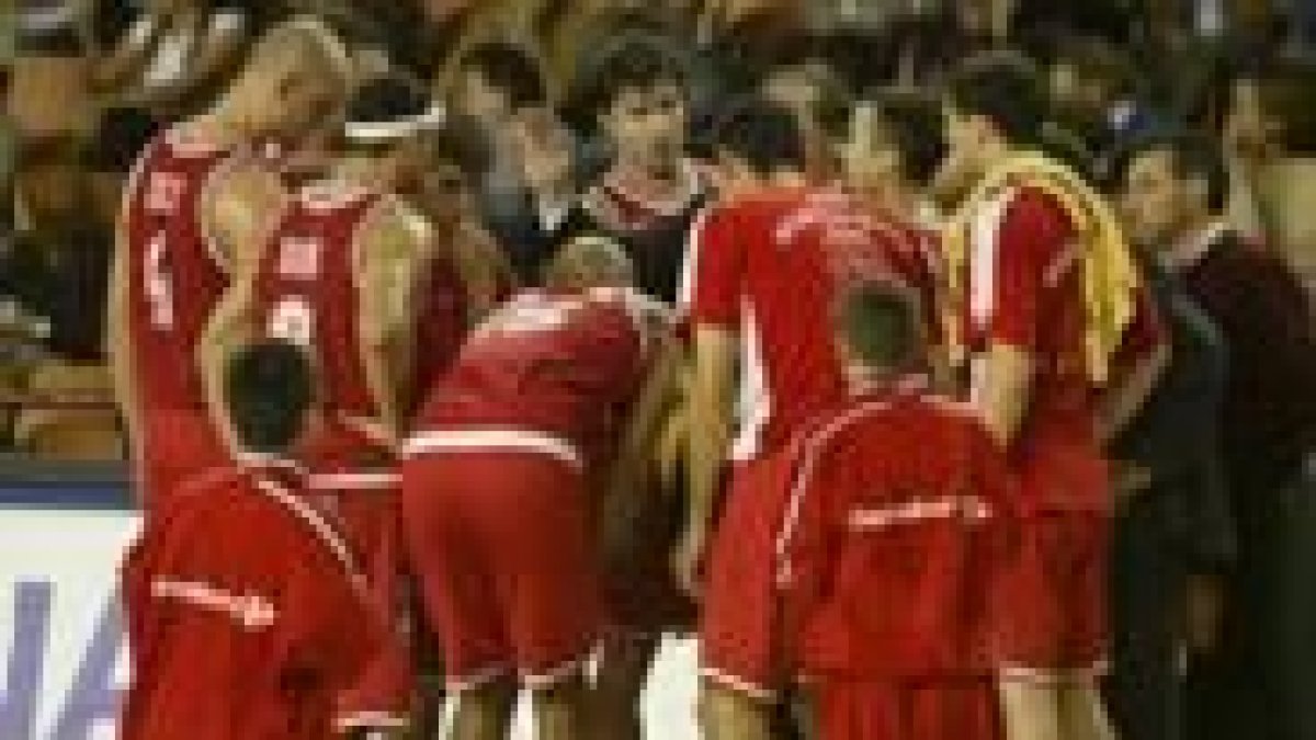 Decker sufrió la lesión en el partido del sábado ante Murcia