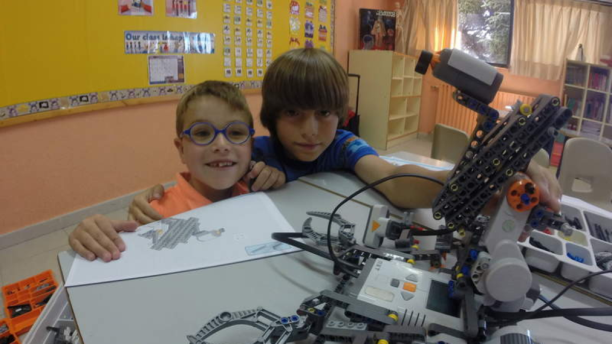 Dos niños participantes el año pasado .