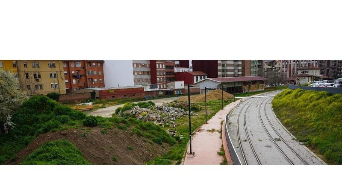 El sector de Feve se mantiene con el desmonte de los terrenos efectuado a mediados de julio. J. NOTARIO