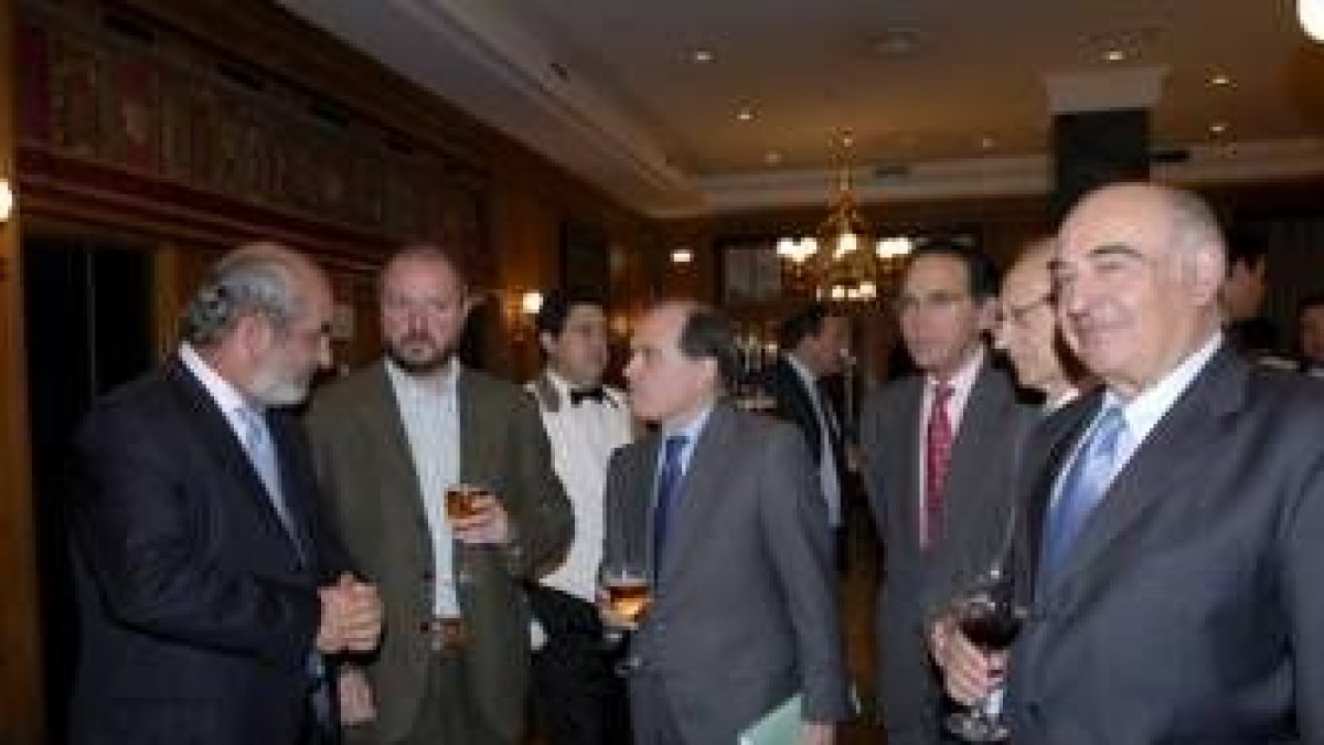 El vicepresidente de la Junta se reunió ayer en León con el Consejo Asesor de la Fele