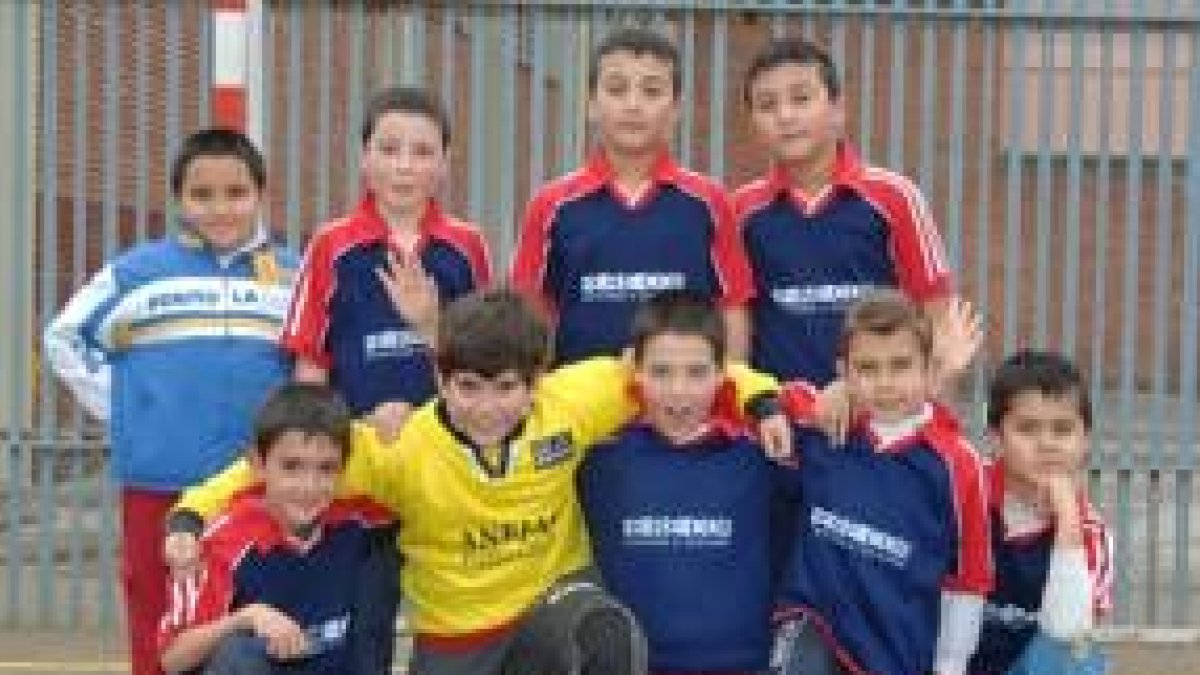 Formación de uno de los equipos del Colegio Anejas