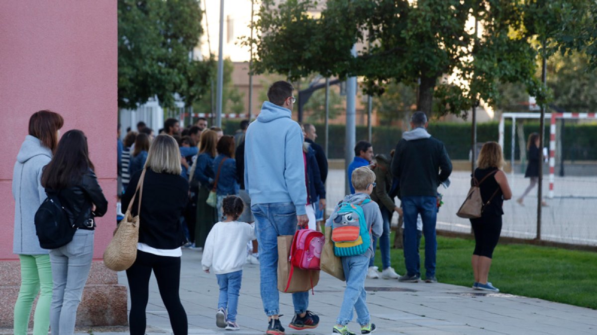 Escolares en el comienzo del curso en León. FERANDO OTERO PERANDONES