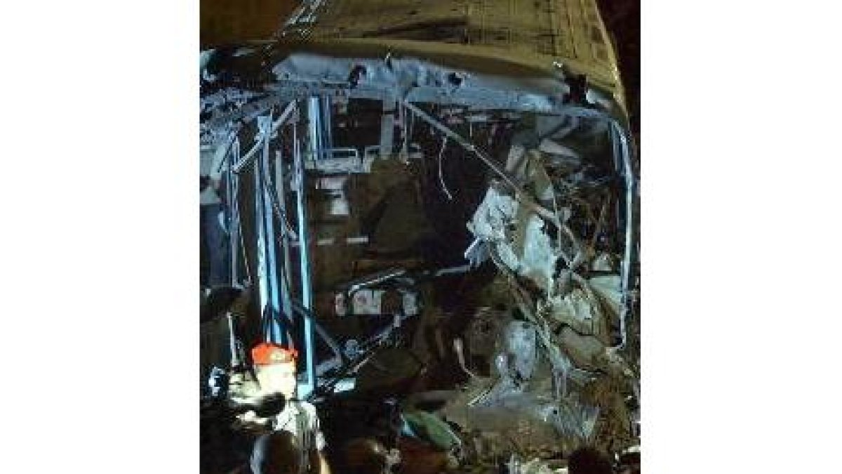 Estado del autobús donde hirieron a diez personas