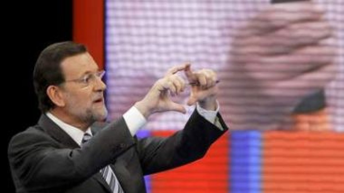 Mariano Rajoy responde a una de las cuestiones por las que fue interpelado en la jornada de ayer