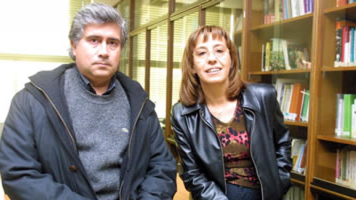 Francisco Carantoña y Elena Aguado, del departamento de Historia de la Universidad de León.