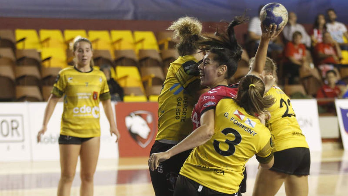 El Rodríguez Cleba perdió ante Lavadores Vigo su condición de invicto. FERNANDO OTERO