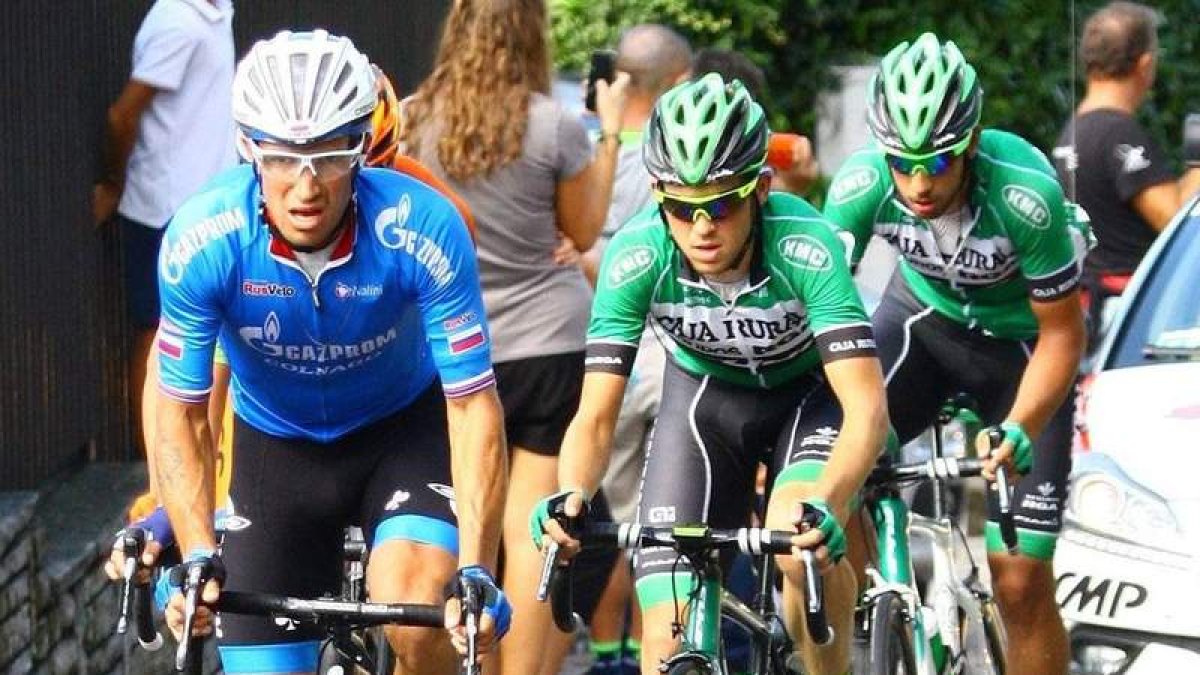 Miguel Ángel, en el centro, será uno de los referentes del Caja Rural en la Challenge de Mallorca. DL