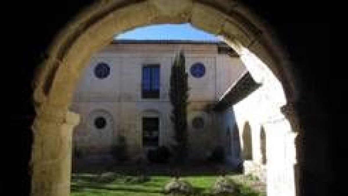 El claustro del monasterio de Gradefes se convertirá hoy en una caja de música