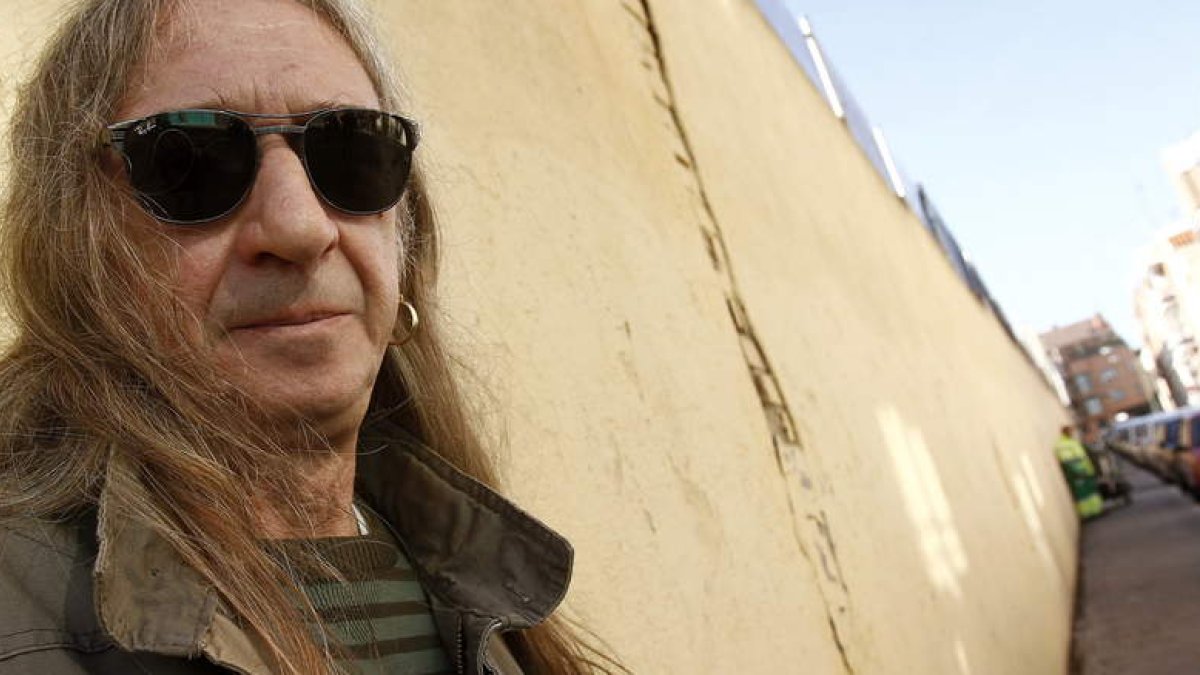 Rosendo Mercado acaba de reunir en una caja los catorce discos de estudio que ha publicado hasta la fecha.