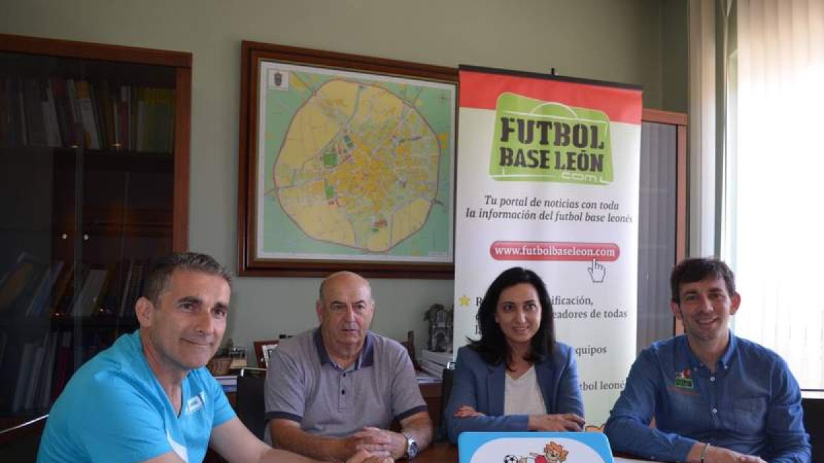 Un momento del acto de la presentación del torneo. DL