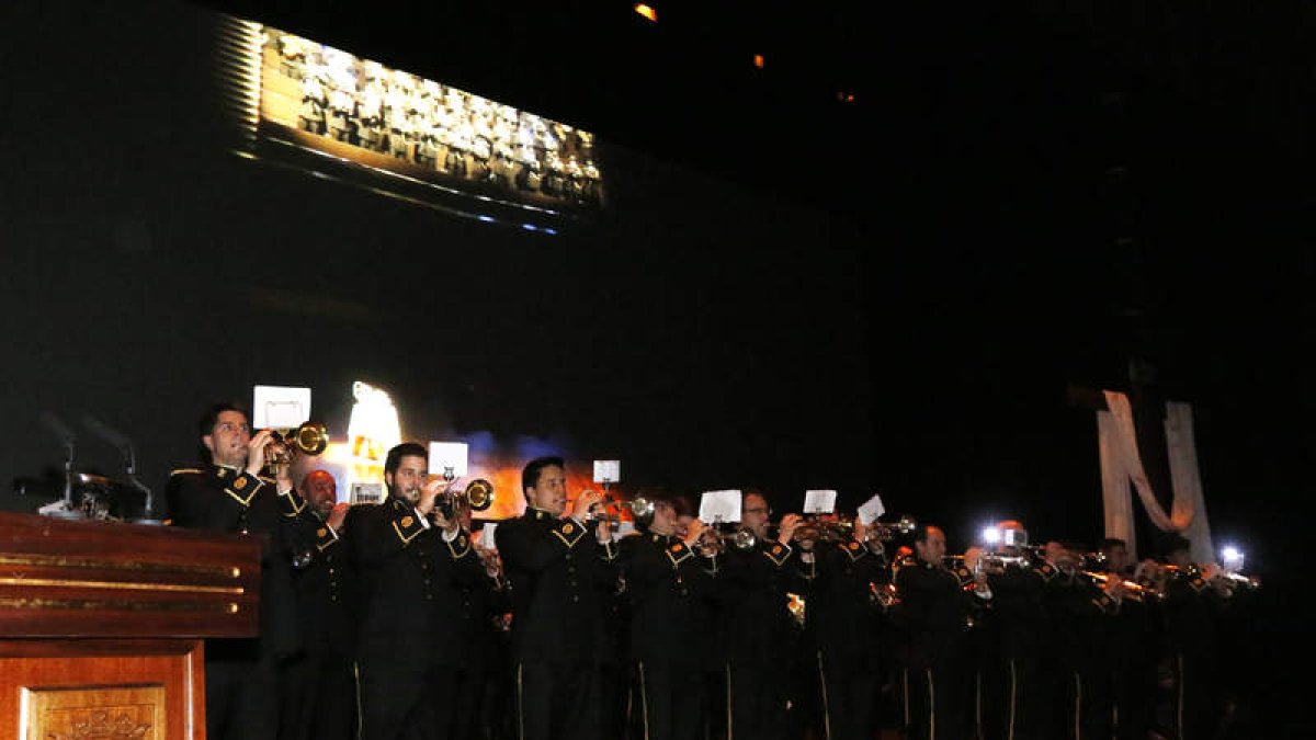 Un momento del homenaje en el Auditorio. MARCIANO
