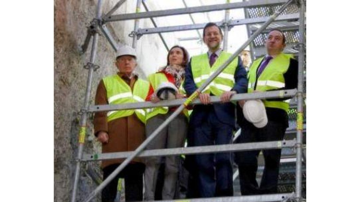 Rajoy, junto a autoridades locales, visitó las obras de soterramiento del tren en Logroño.