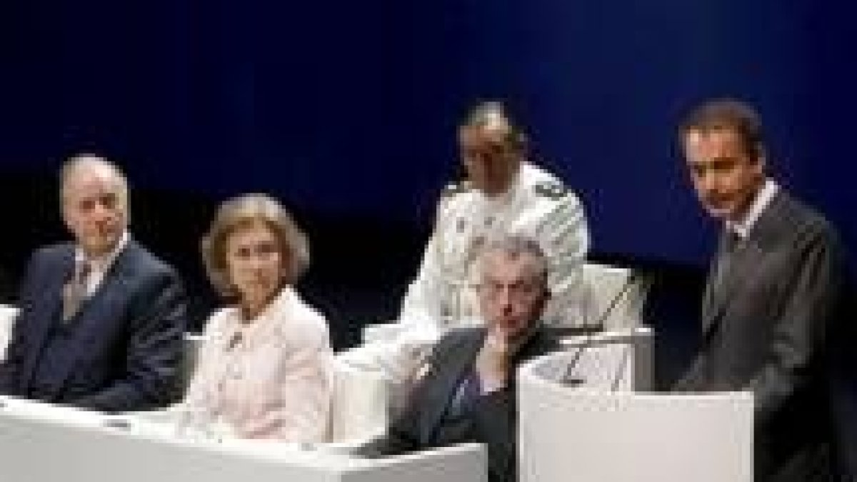 Los Reyes de España presidieron ayer el acto de clausura de la Exposición Internacional de Zaragoza