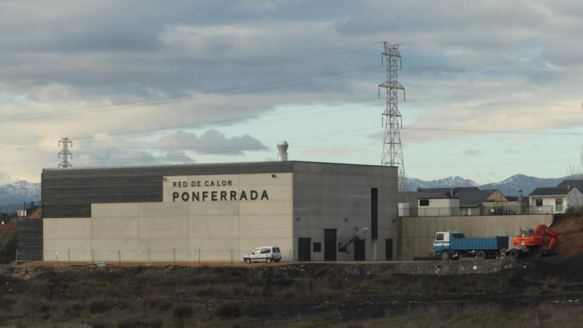 Instalaciones de la central de calor de Ponferrada. L. DE LA MATA