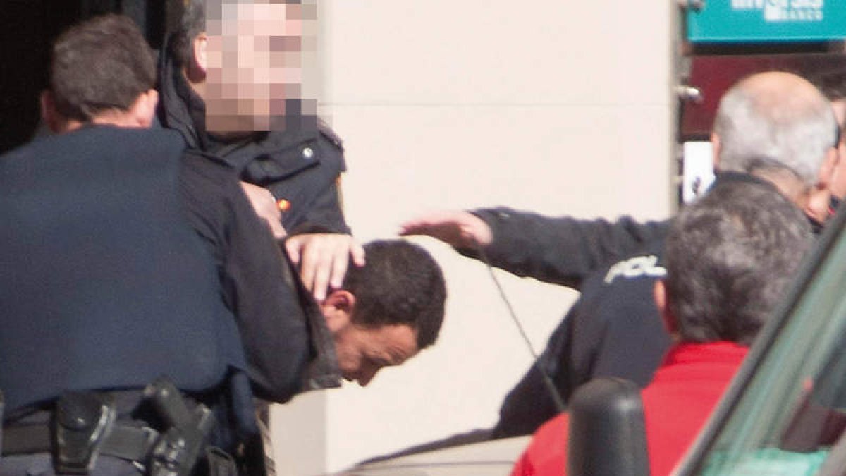 Los sospechosos fueron detenidos in fraganti.