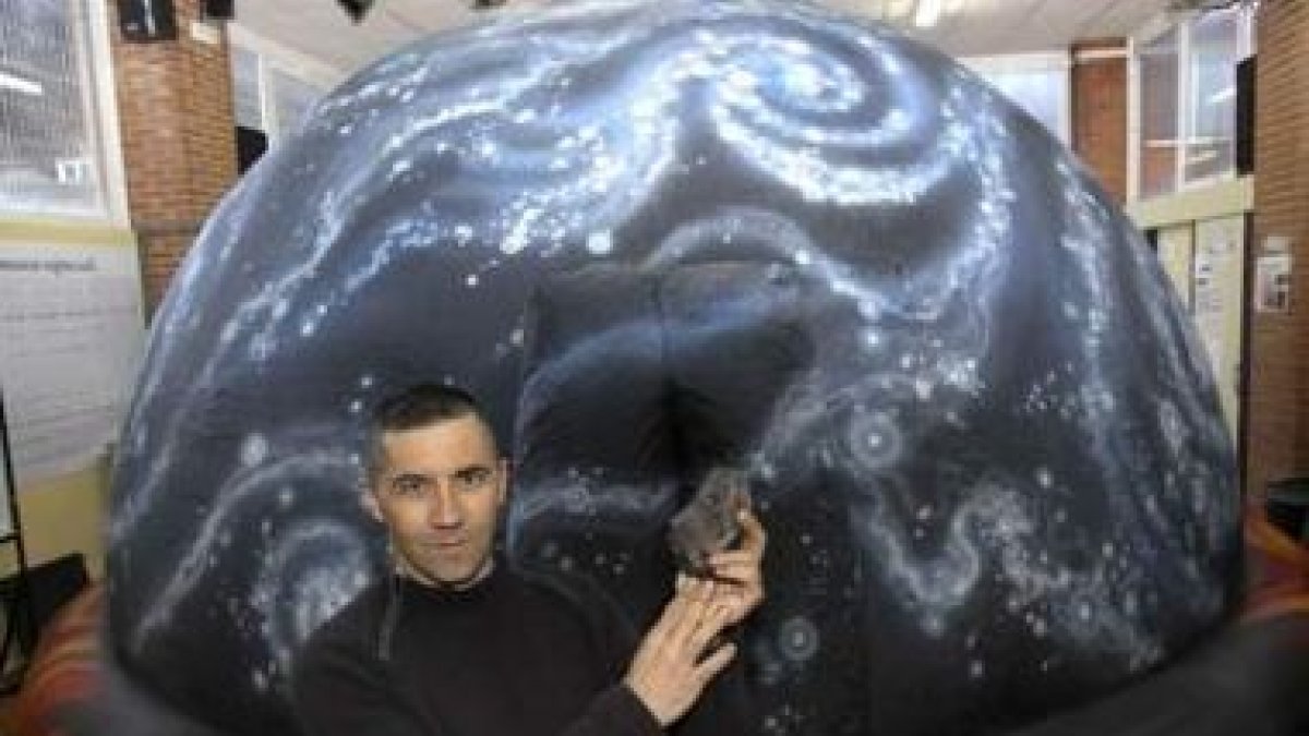El leonés José Vicente Casado es una autoridad mundial en meteoritos y posee una de las mejores cole