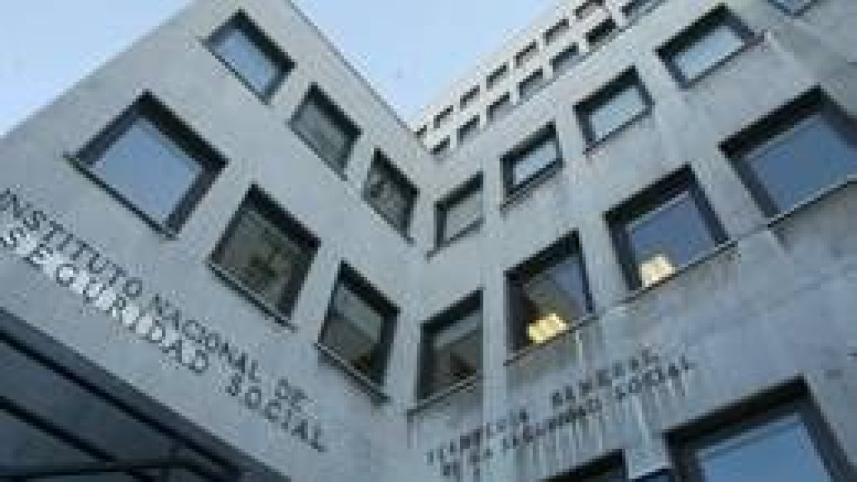 La última oficina de información abierta por el INSS en el número 11 de la calle Luis Carmona