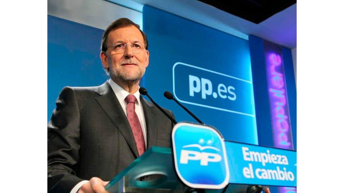 Rajoy estuvo arropado por sus colaboradores en la sede de Génova.