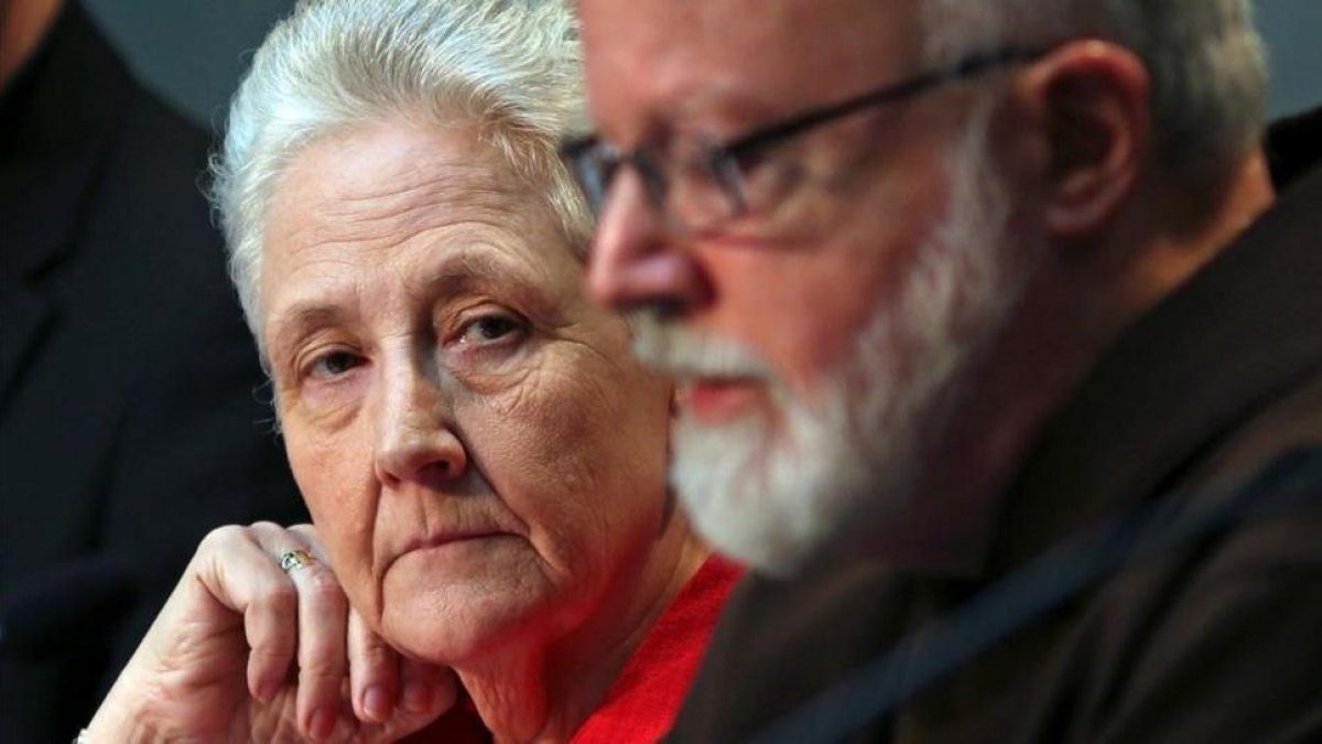 Marie Collins y el cardenal Sean Patrick O'Malley.