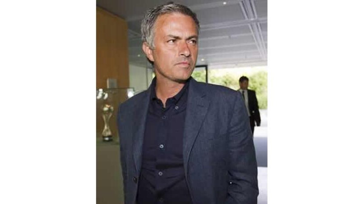 Mourinho a su llegada a la vista del comité de Apelación.
