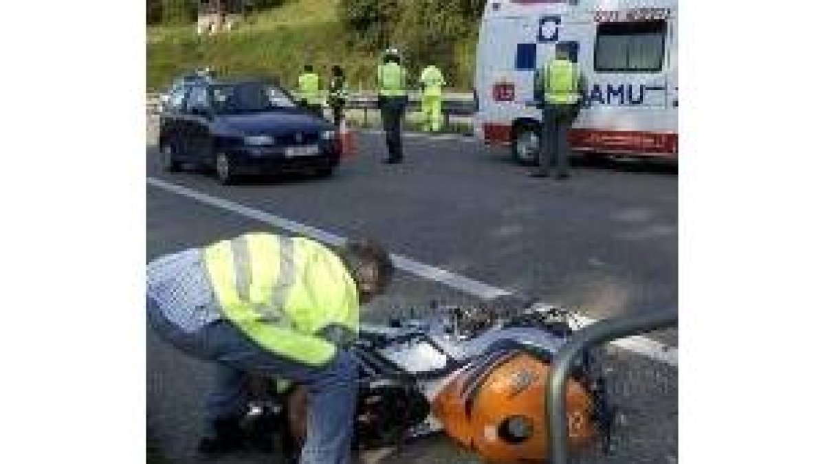 La moto quedó destrozada tras el accidente