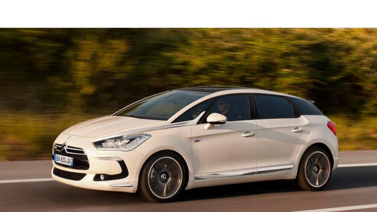 La combinación diésel/eléctrico propicia excelentes consumos en el DS5 Hybrid4.