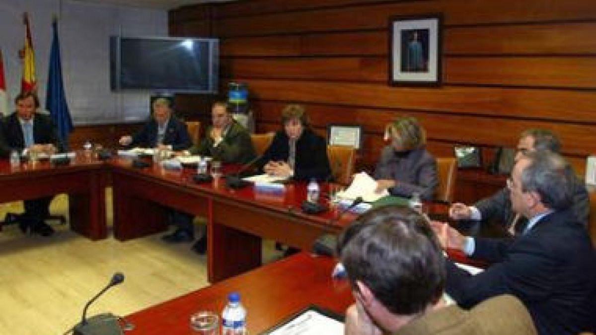 Firma del acuerdo de la red micológica, de la que se autoexcluyó la Diputación