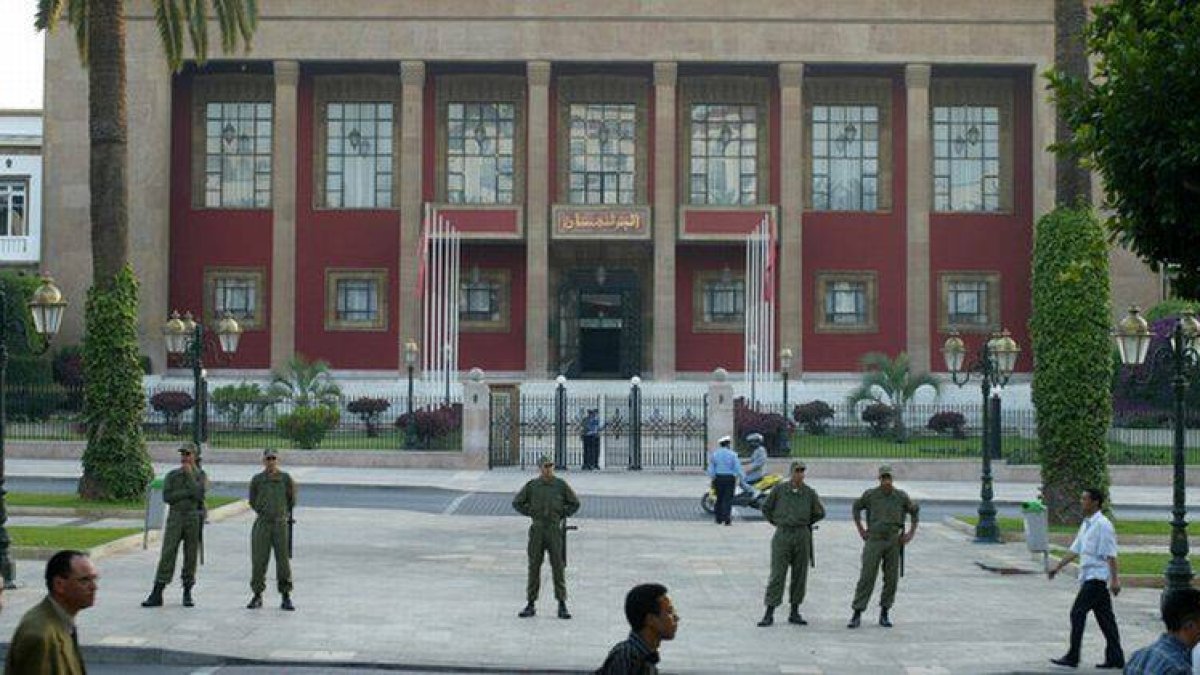 Fachada del Parlamento marroquí, en Rabat.