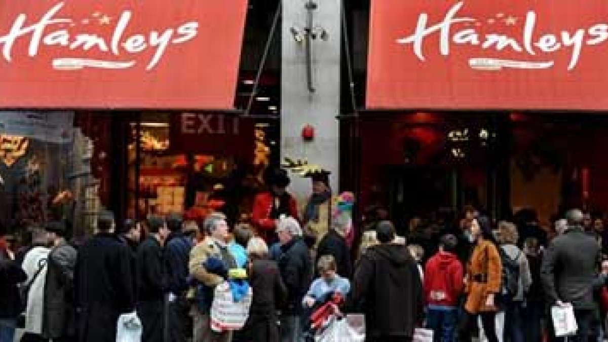 Vista del exterior de los almacenes de juguetes Hamleys Toy en Londres.