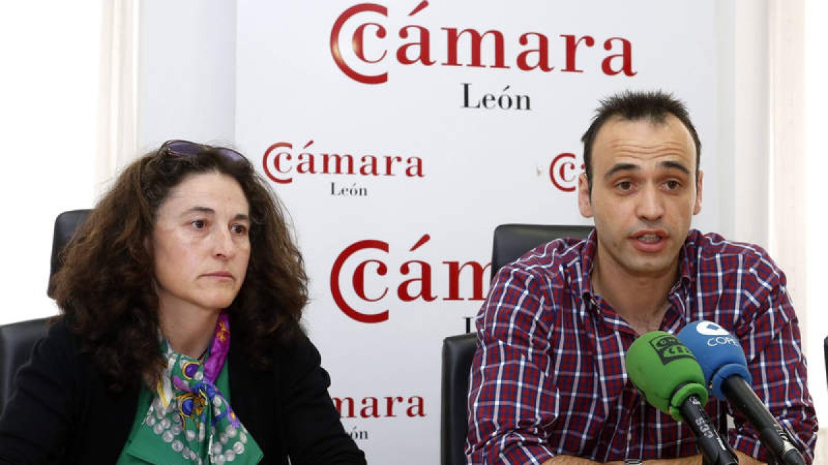 Elvi Miguélez y Pedro Lechuga, en el encuentro de ayer.
