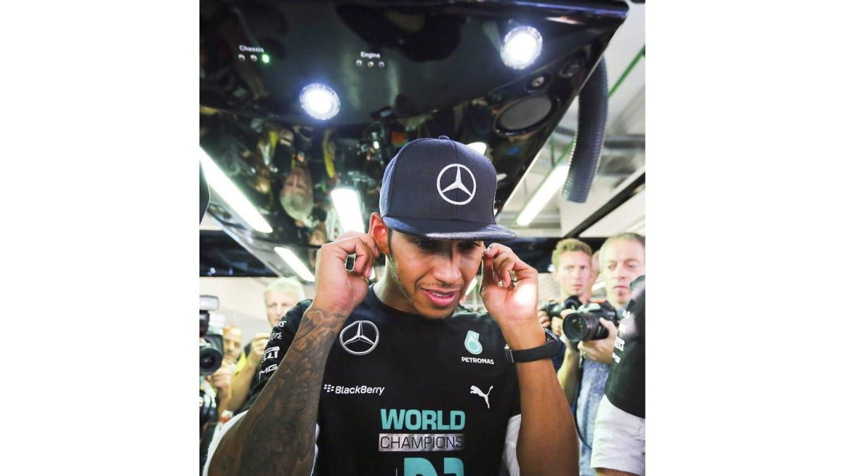 Lewis Hamilton lidera en el circuito de Sochi el Gran Premio de Rusia