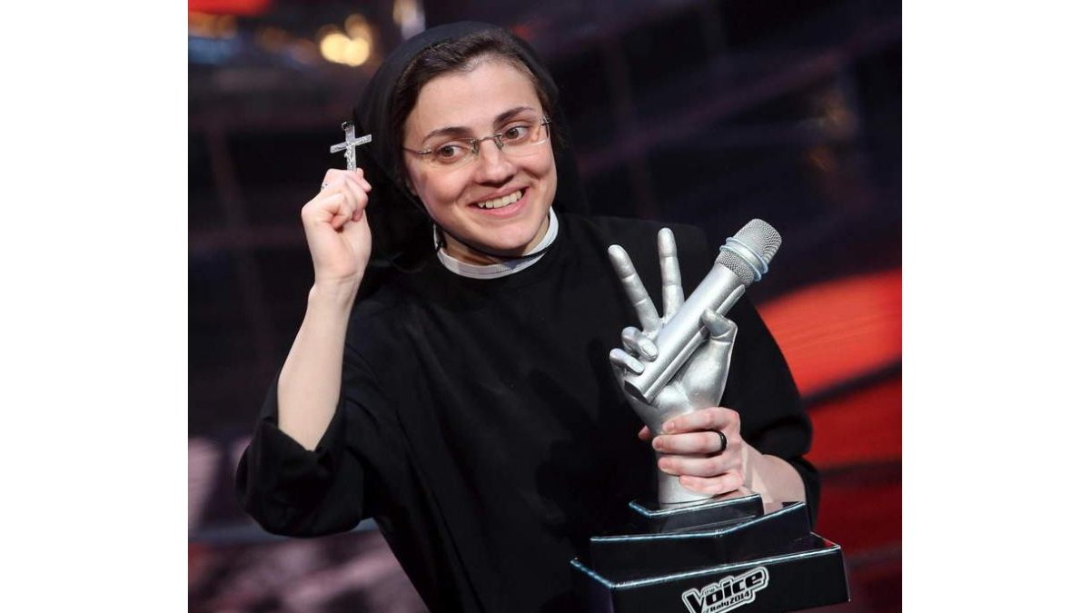 La monja Sor Cristina Scuccia celebra su triunfo tras ganar la versión italiana de La Voz.