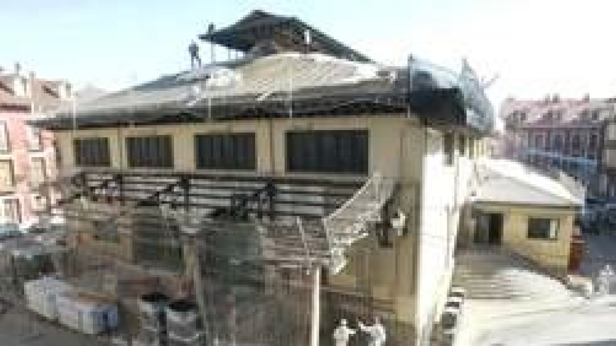 Aspecto en el que se encontraban las obras de remodelación del Mercado del Conde en días pasados