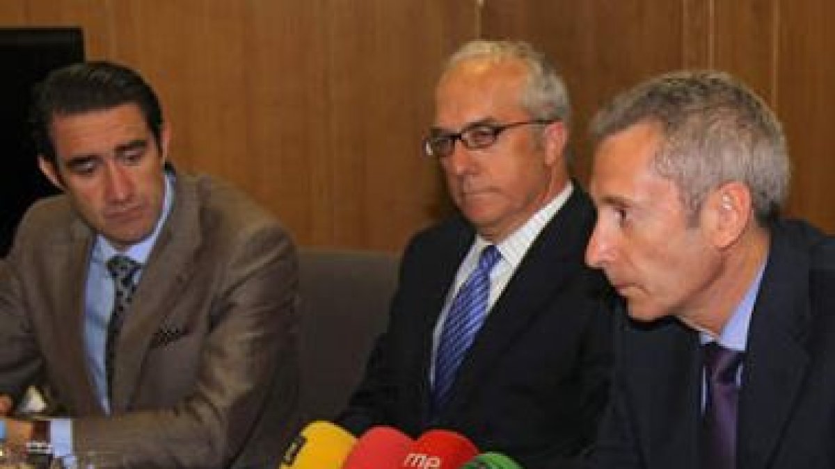 Juan Carlos Suárez-Quiñones, Manuel García Prada y José de la Mata, en imagen de archivo.