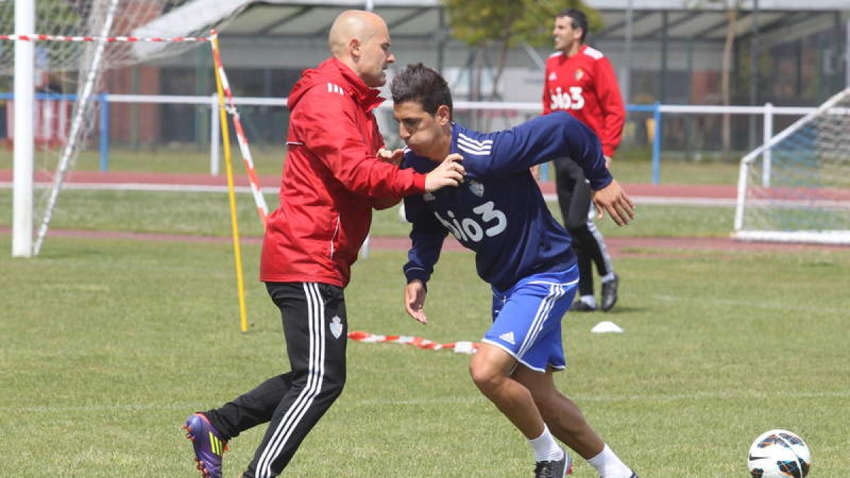 Carpio podría retornar al lateral derecho tras jugar el pasado sábado ante el Lugo en la banda izquierda a pierna cambiada.