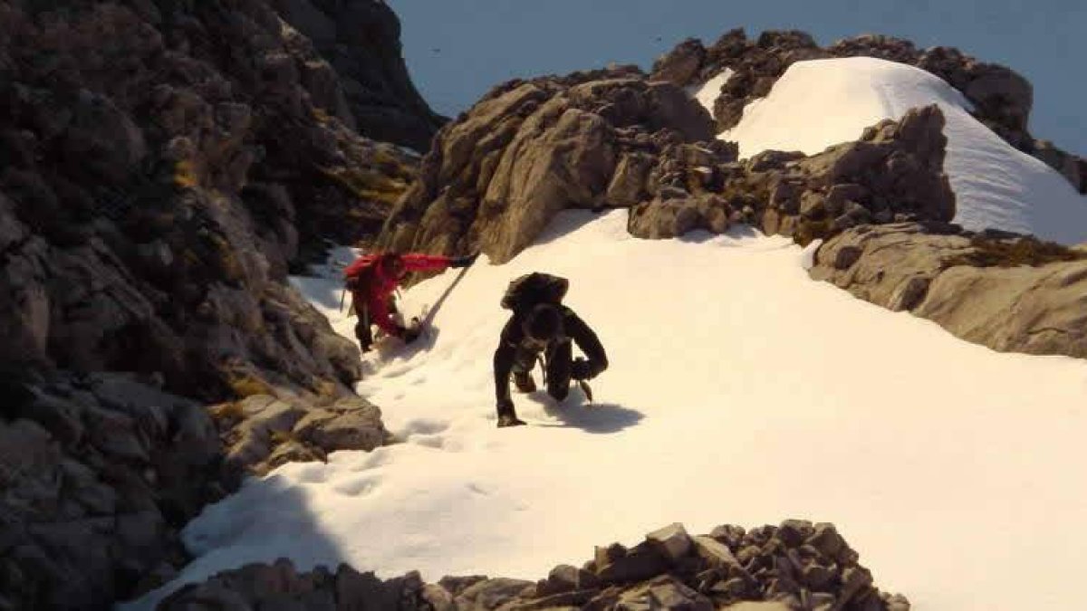 La exigencia del recorrido, en el que la nieve y el hielo se convirtieron en compañeros inseparables, no echó atrás a Salva, Pablo y Jesús.
